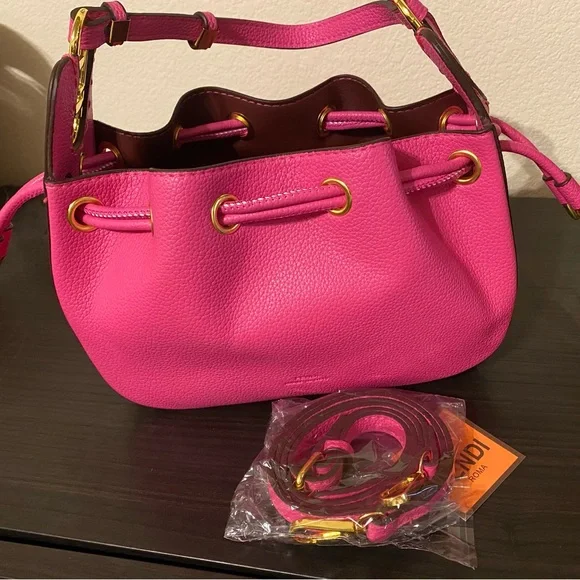 Pink crossbody or handbag - Picture 3 of 7